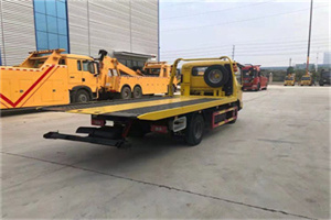 新华大街非事故拖车