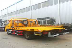 新华大街附近拖车救援搭电