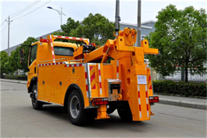 新华大街高速路拖车费